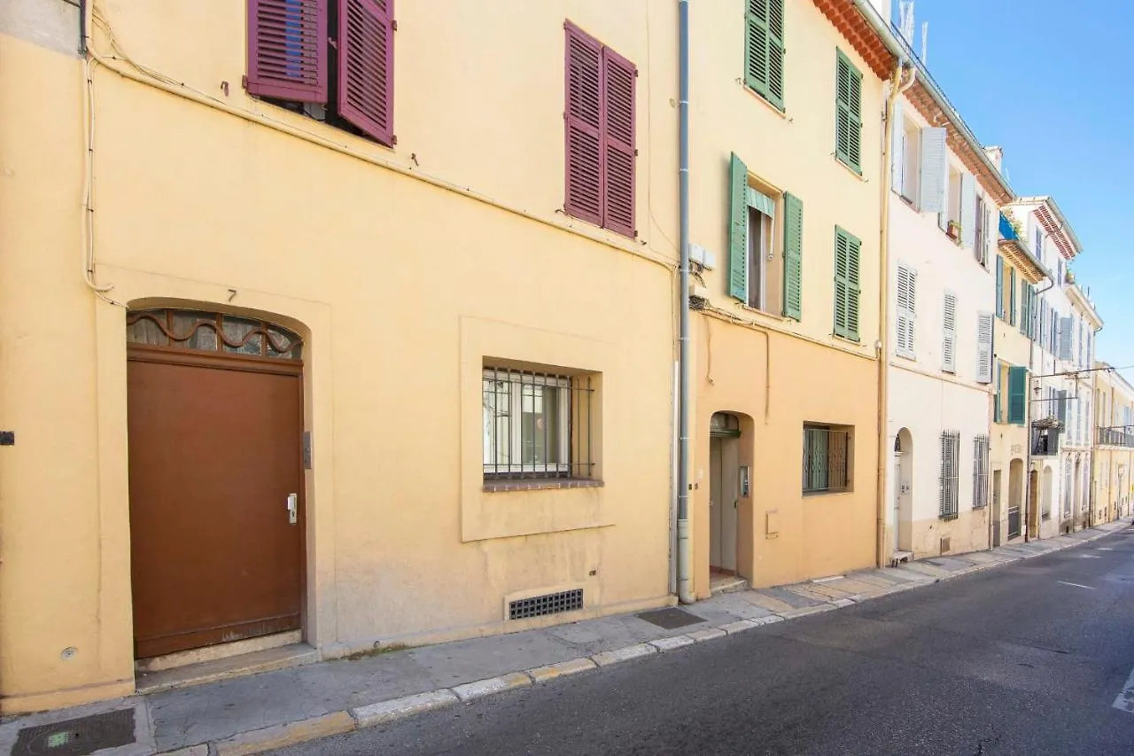 Bnb Renting Atypical One Bedroom Apartment In The Heart Of Antibes France